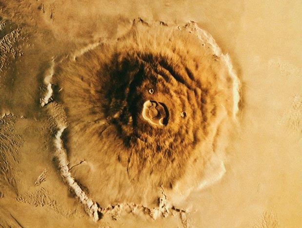 Марс. Олимп - самая высокая гора в солнечной системе