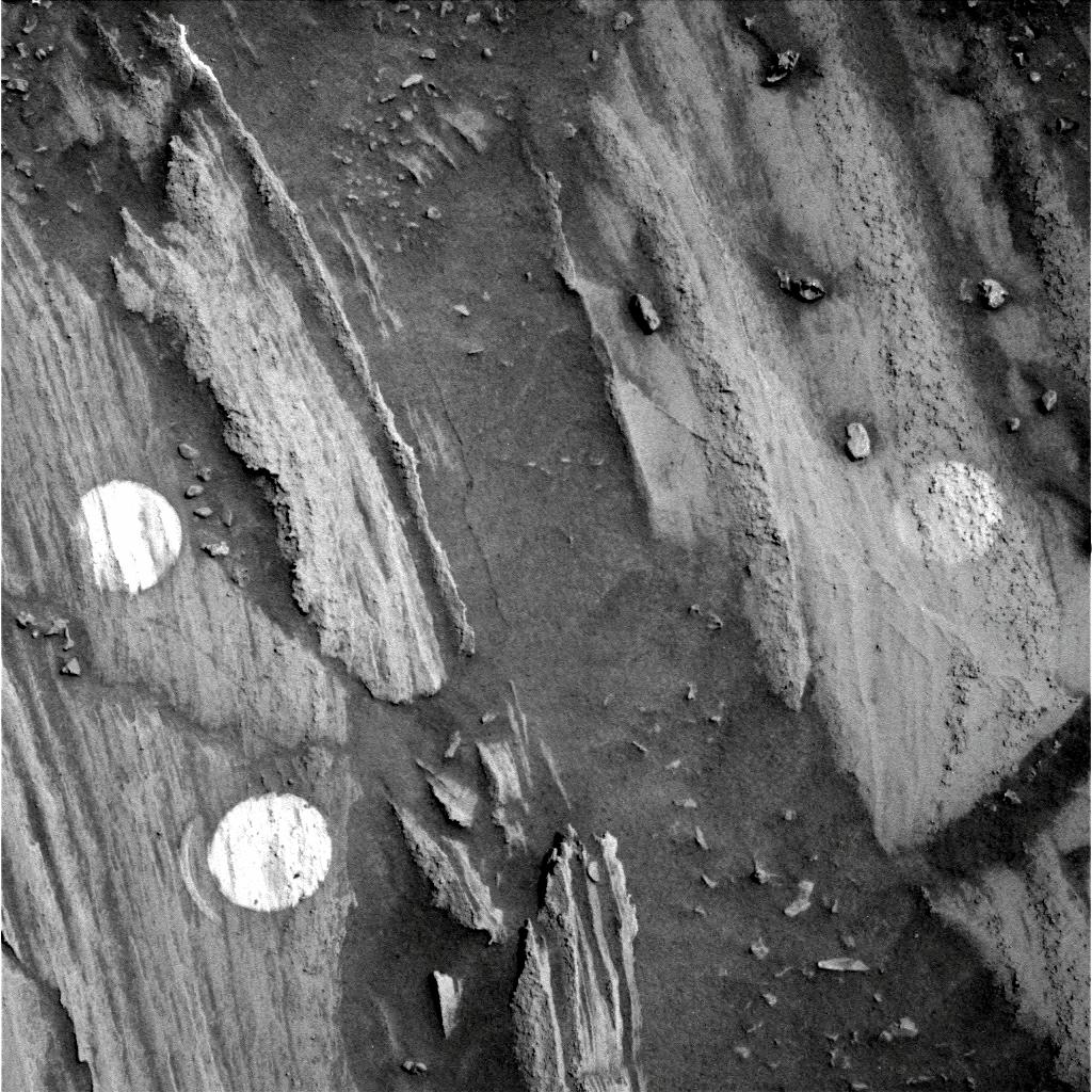 Марс, артефакты, монета на Марсе, Curiosity